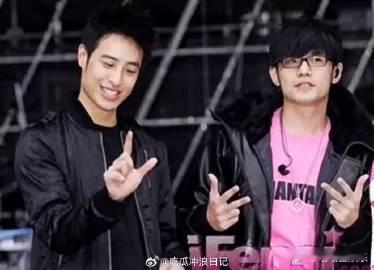 潘玮柏20年前的衣服还能穿 一件外套承载了岁月的记忆，潘玮柏的逆龄魅力令他的每一