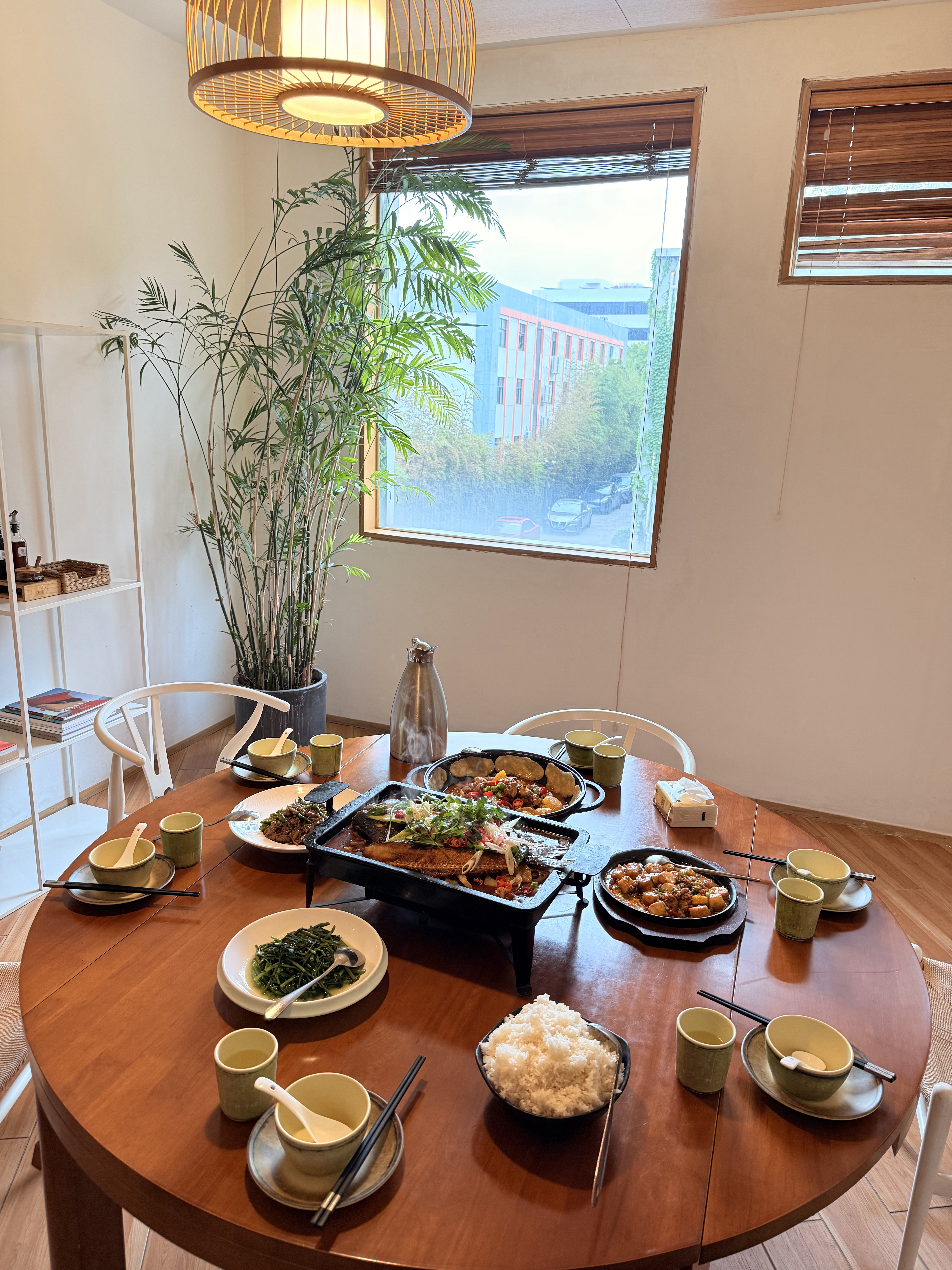 去食堂吃个饭，庆祝一下新商务[兔子][兔子] ​​​