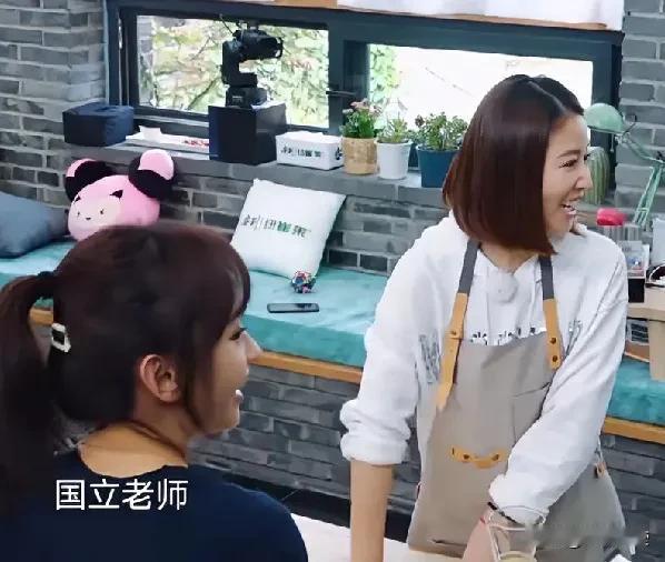 无时无刻不在演戏，是真演员[捂脸][捂脸]脚尖垫垫的多绝对！不亏是高手[赞][赞