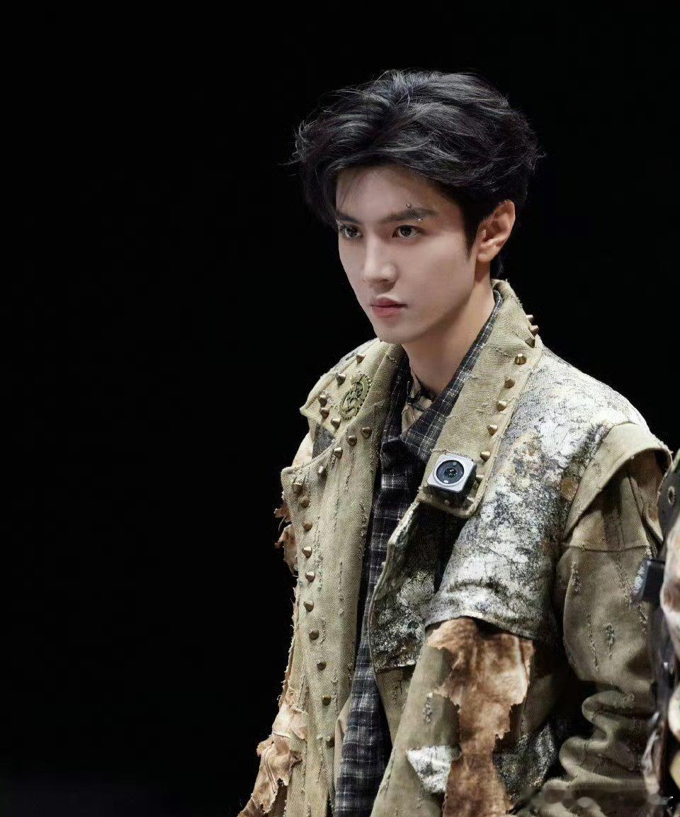 有人说陈哲远不适合明星大侦探，大家觉得呢？