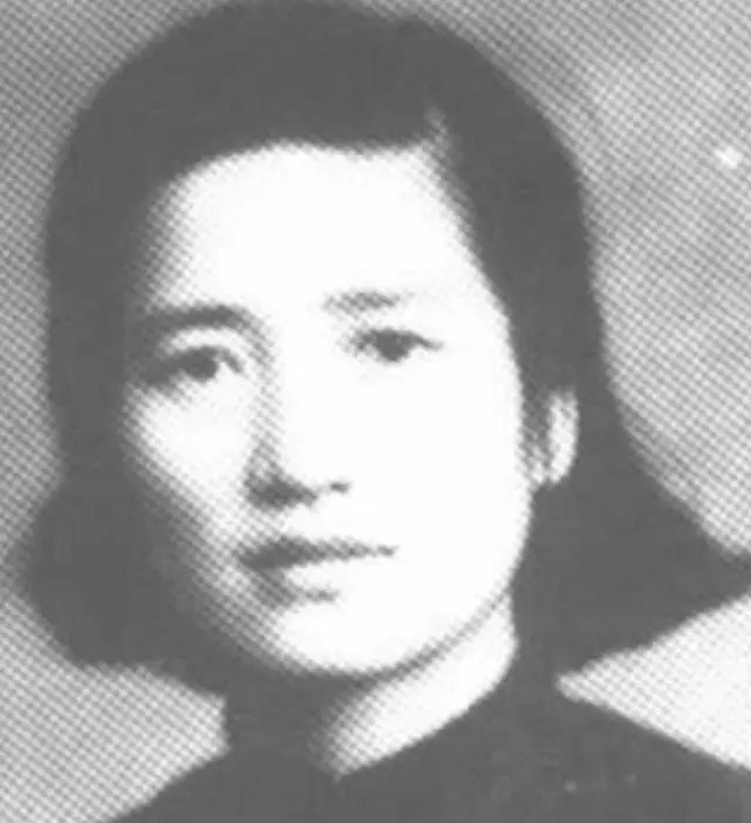 1952年秋天，湖南长沙郊外刑场即将执行一场反革命分子处决。原国民党少将洪宗扬被