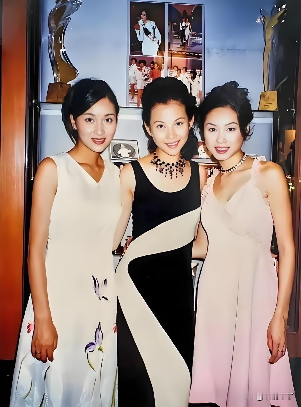 巅峰港剧记忆：TVB与亚视当家花旦，杨恭如、蔡少芬、郭可盈同框瞬间