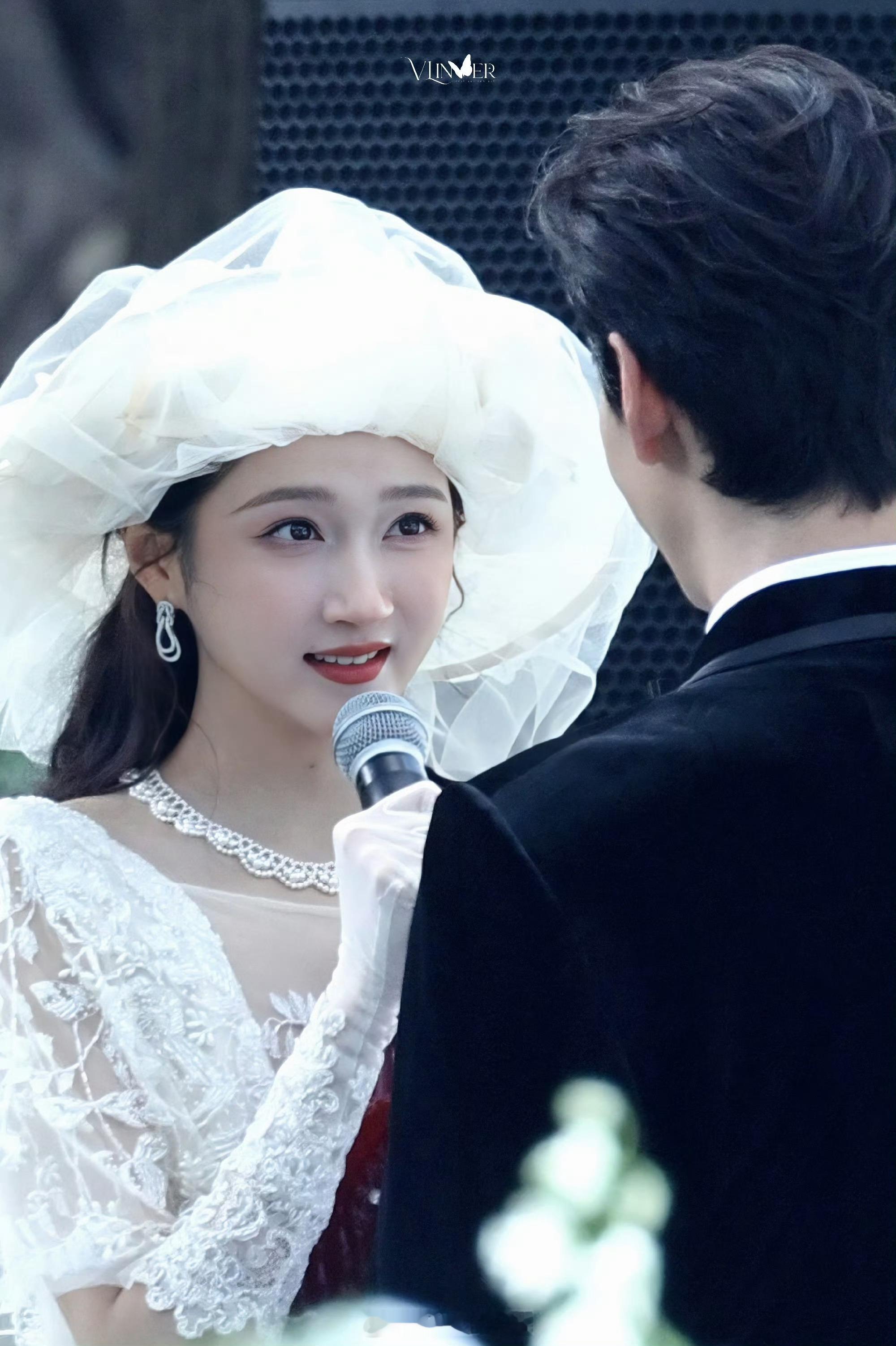 关晓彤陈星旭红掌婚礼比真结婚还全我爱上了这个新娘