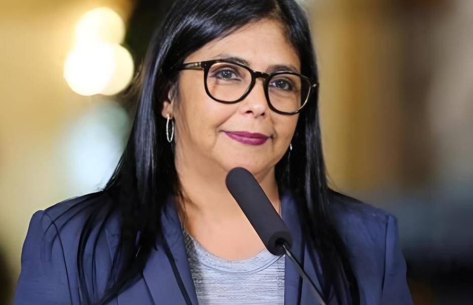 委内瑞拉的这位代总统罗德里格斯，估计真的被吓坏了，原本古巴和哥伦比亚还打算要帮助