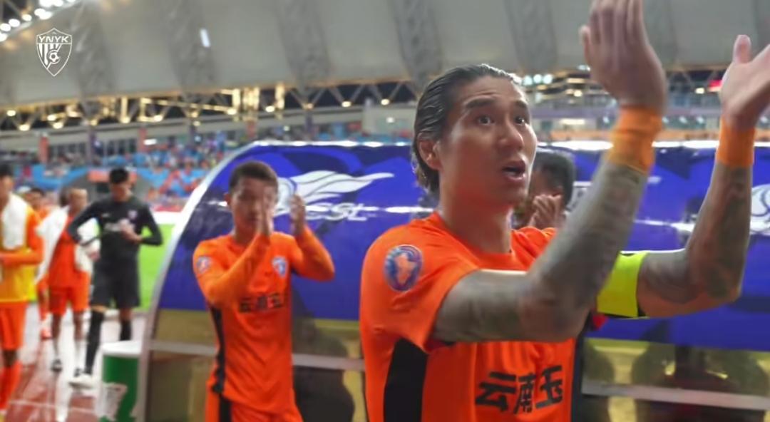 云南玉昆正式官宣续约赵宇豪和港脚徐宏杰，赵宇豪作为云南人，又是云南玉昆铁血队长，