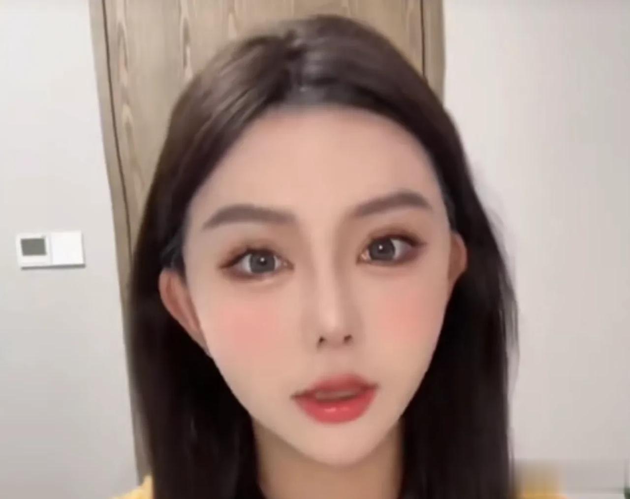韩安冉评价李佳琦事件 面相变的盛气凌人不耐烦  都没有我老公努力

1，我个人很