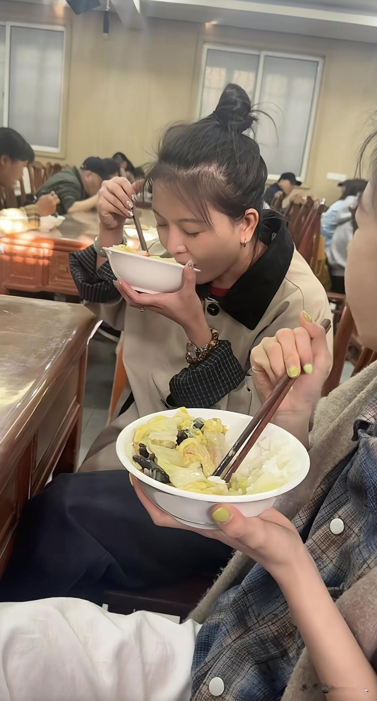 【修行笔记】活给别人看的人，都不会圆满

很多人一生都在追逐别人眼中的成功：要体