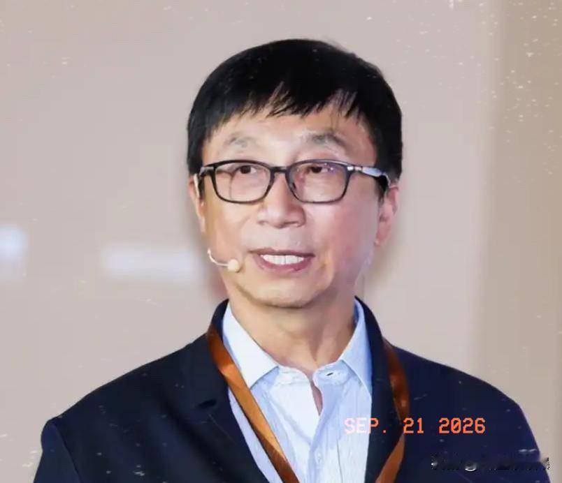 敬一丹走了
享年71岁，
她的丈夫王梓木，今年73岁，是华泰保险的创始人，身家几