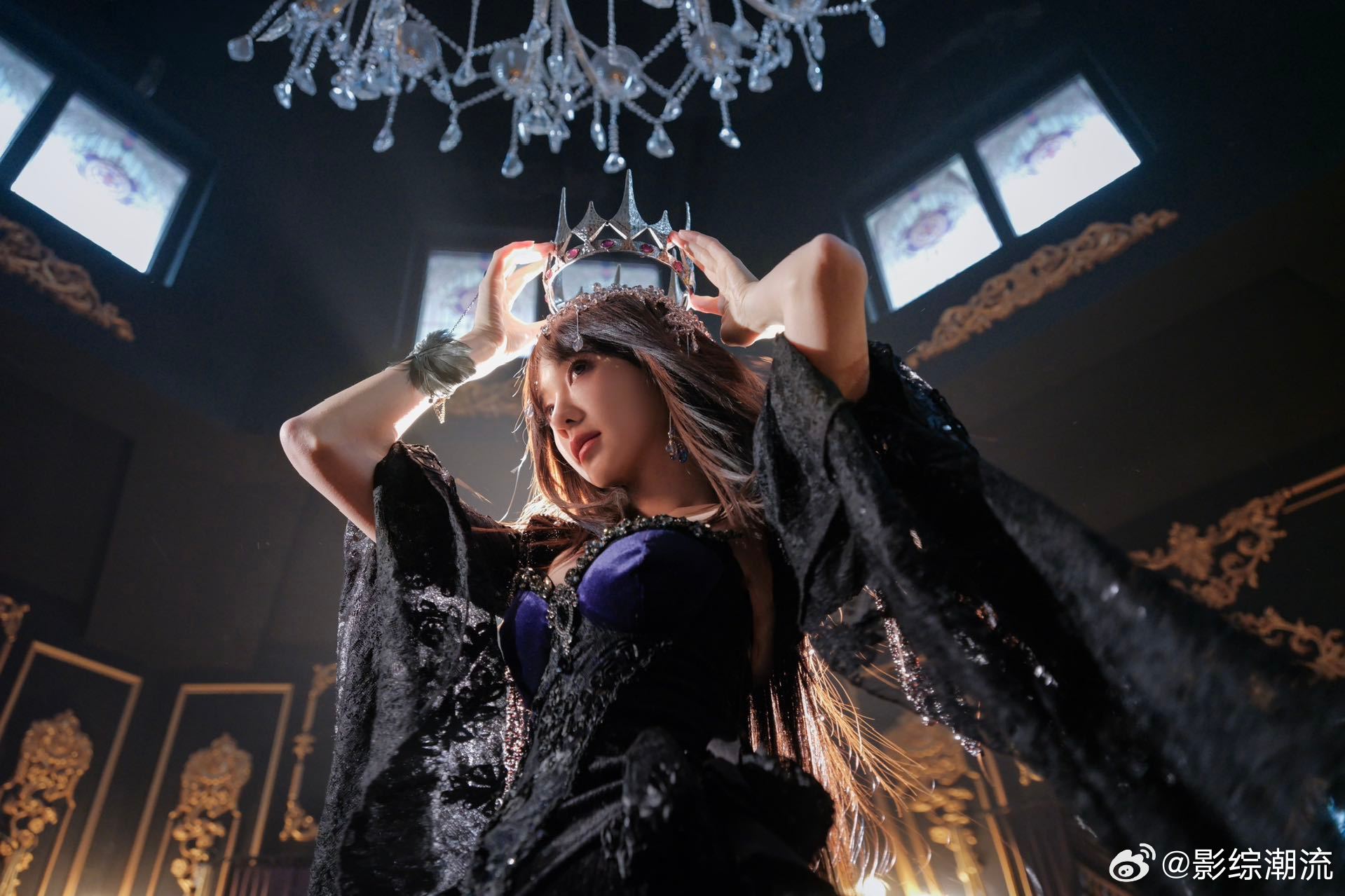 胡意旋小白花爆改黑玫瑰真的被胡意旋惊艳到失语！小白花变身黑玫瑰也太绝了，神秘又撩