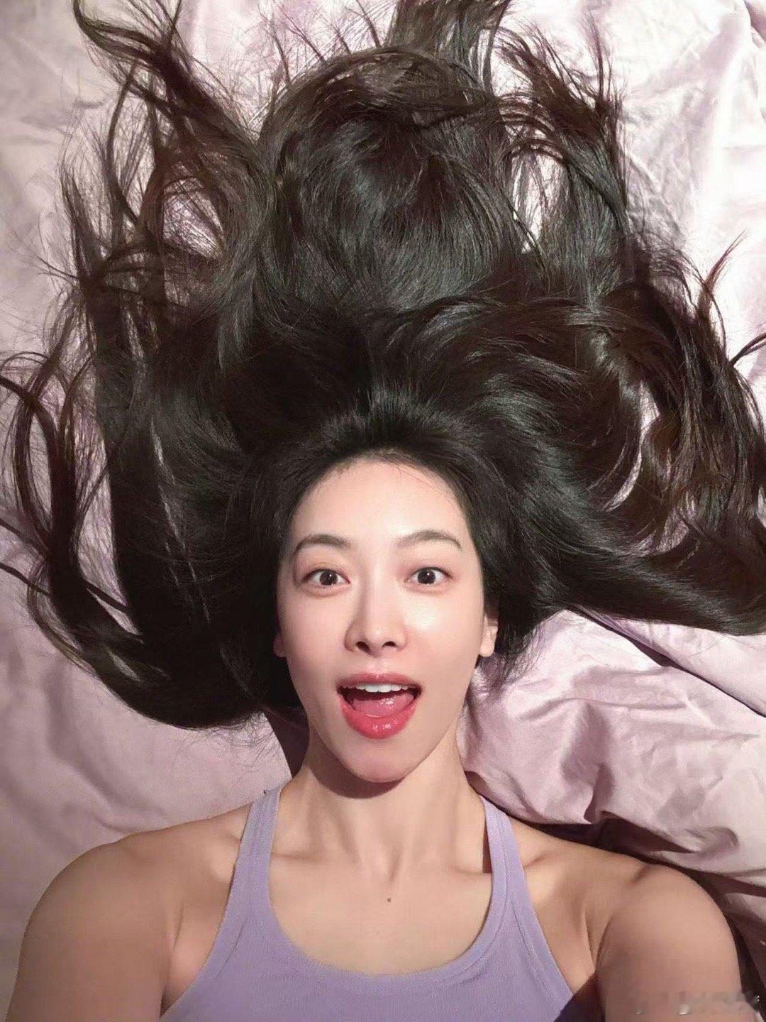 宋茜今天看魔瑜爽了嘛宋茜睡觉前比个小心心宋茜今天看魔瑜爽了嘛，睡觉前比个小心心，