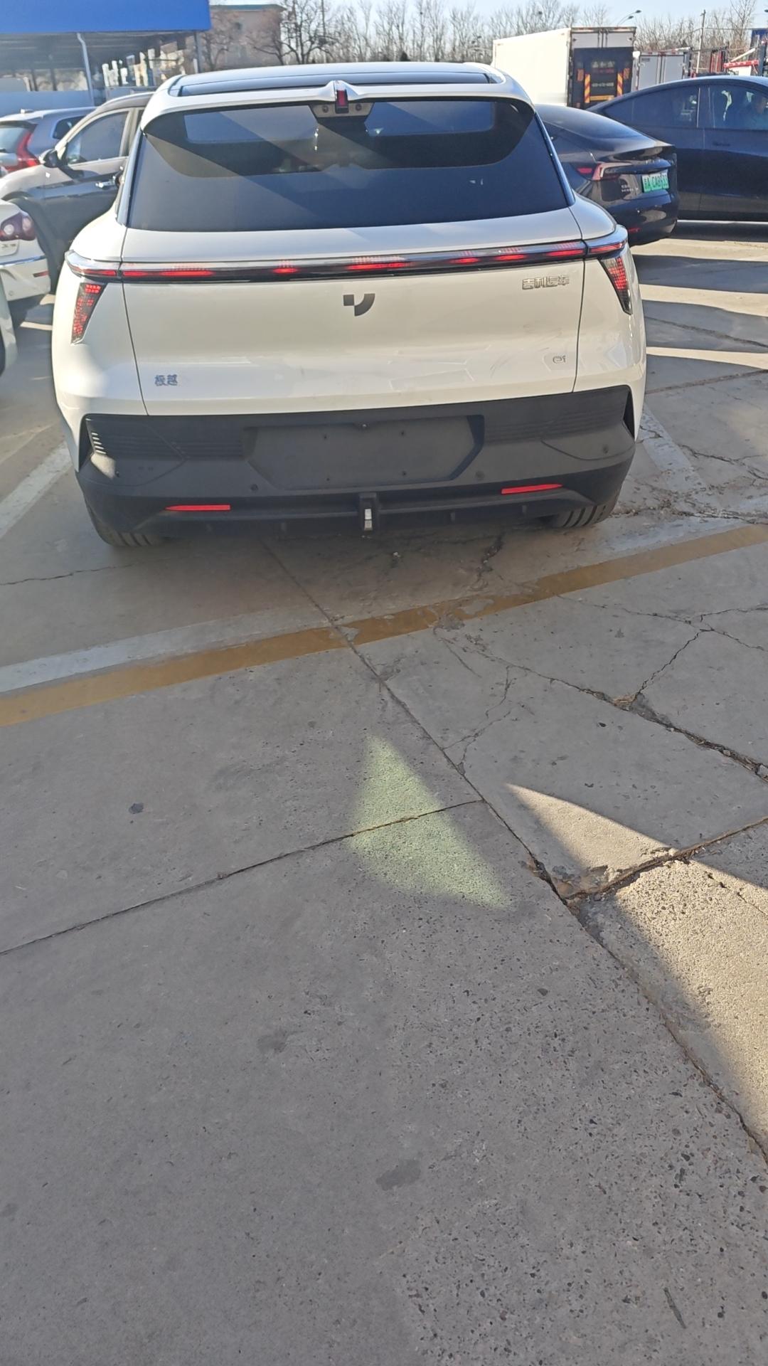 抄底极越汽车？ 