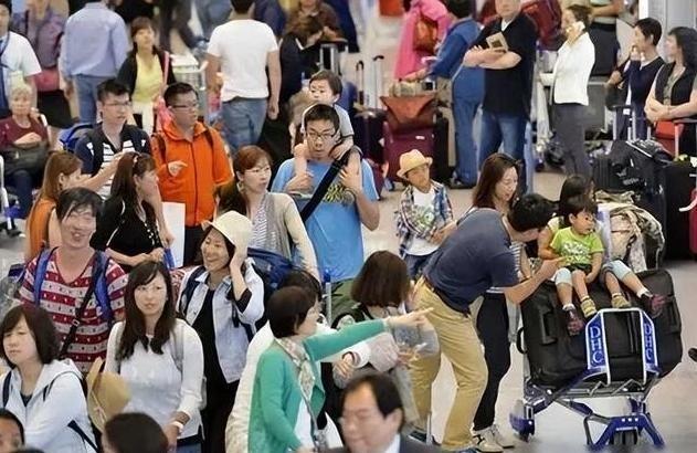 别猜了，中日暂时还打不起来，为什么这么说呢？因为真正打仗之前，很可能是会有大规模