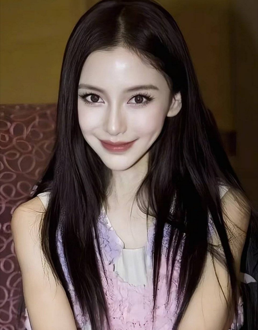 韩安冉说她是照着Angelababy整的 哈哈哈哈哈哈这是Angelababy被