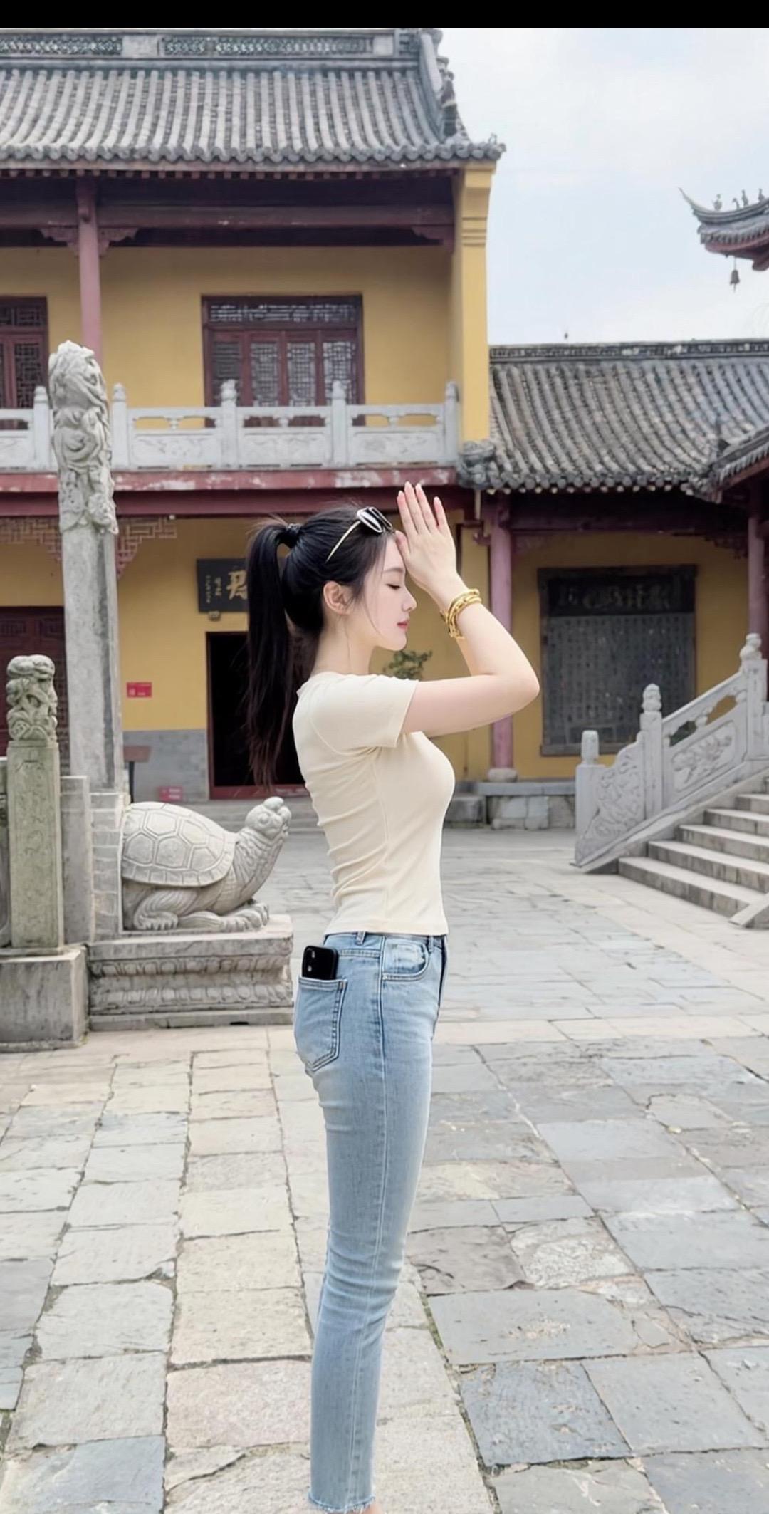 知人不必言尽，一切尽在良心，不要和任何人较劲，没有人值得你去消耗自己，良心这个东