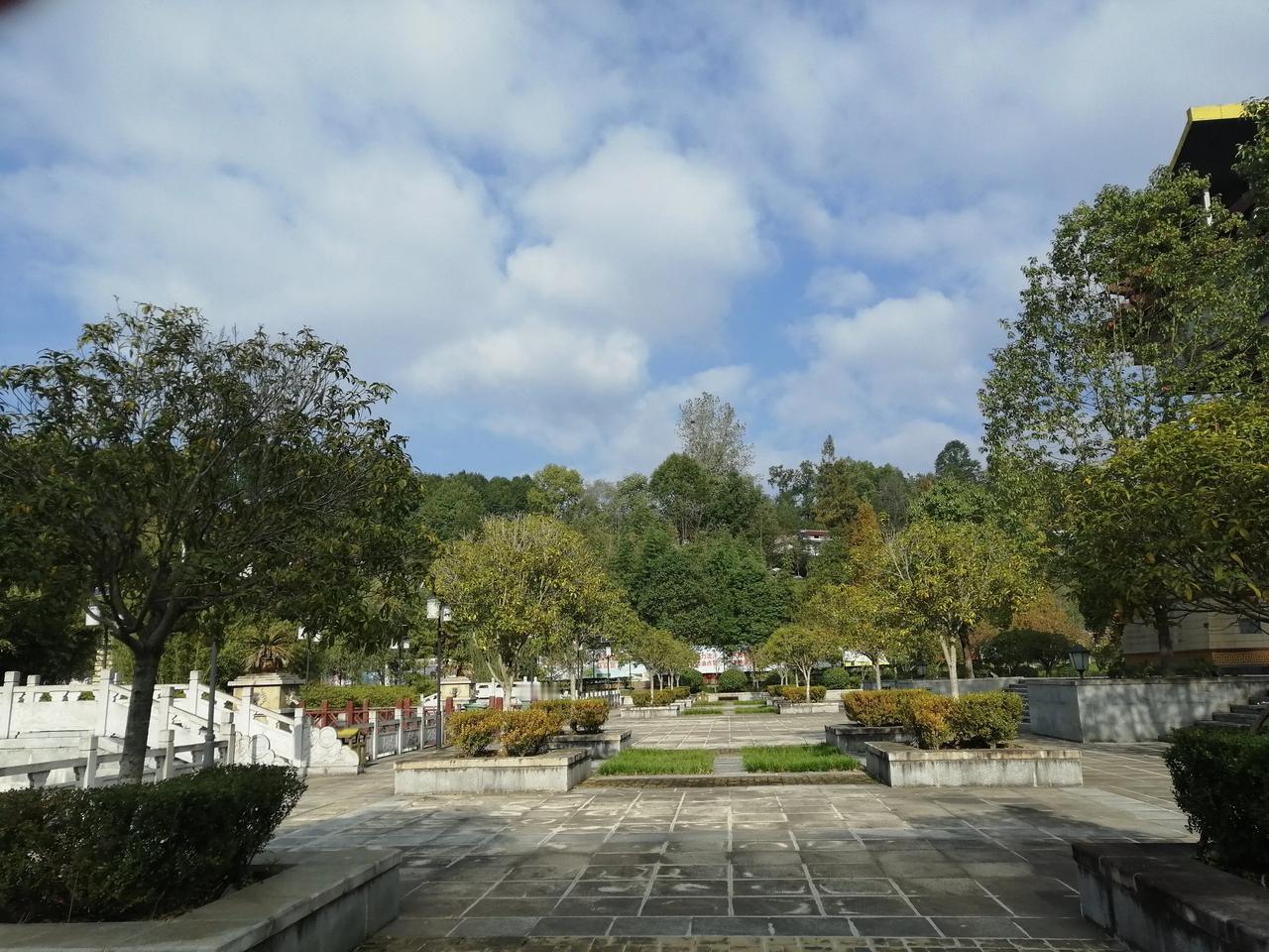 自从本地万名教师大家访活动被评为先进经验后，我们就知道，这事以后会常态化了。
这