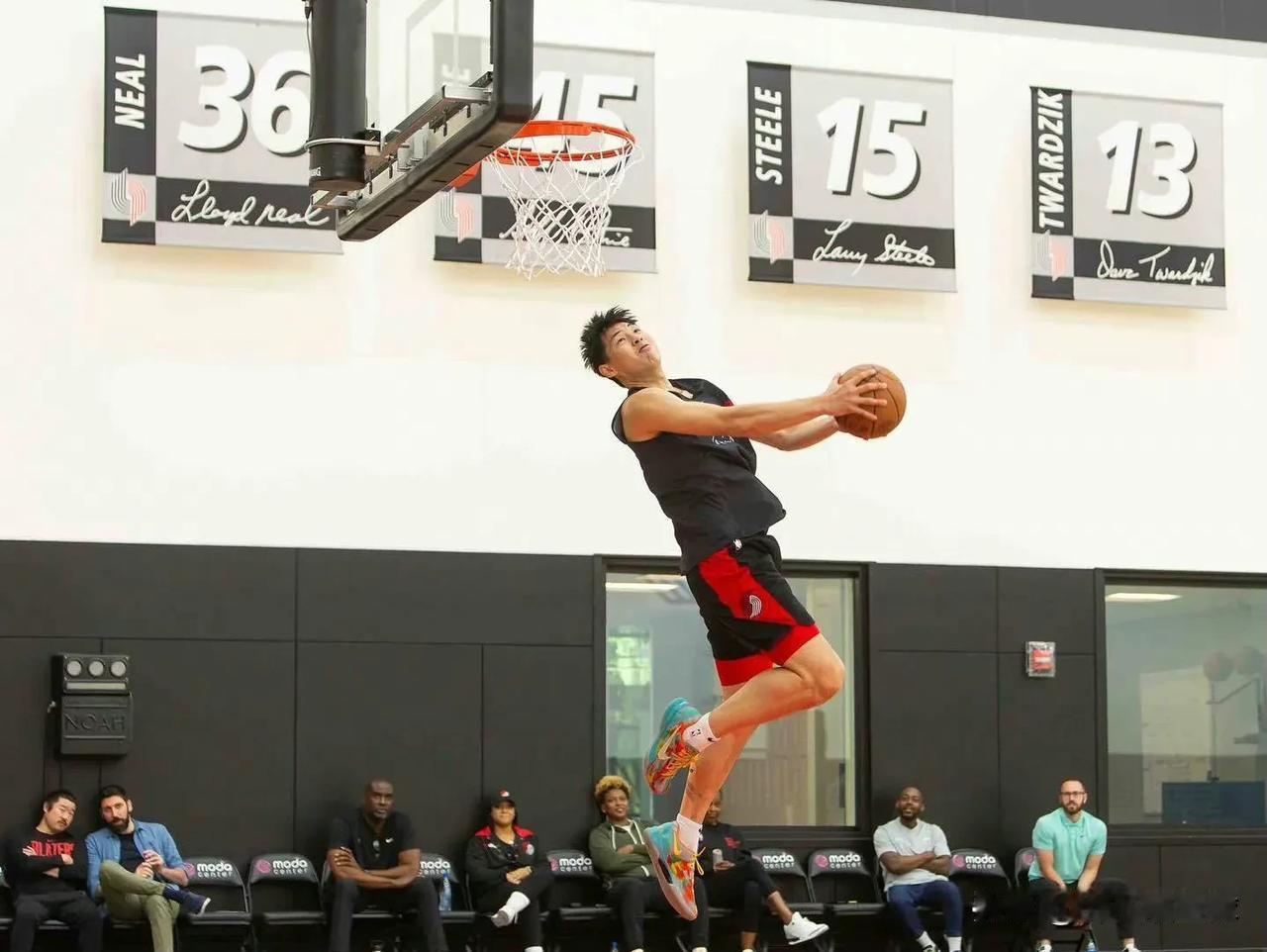 崔永熙在今天早上举行的2024年NBA次轮选秀中，遗憾落选！
希望小崔再接再厉，