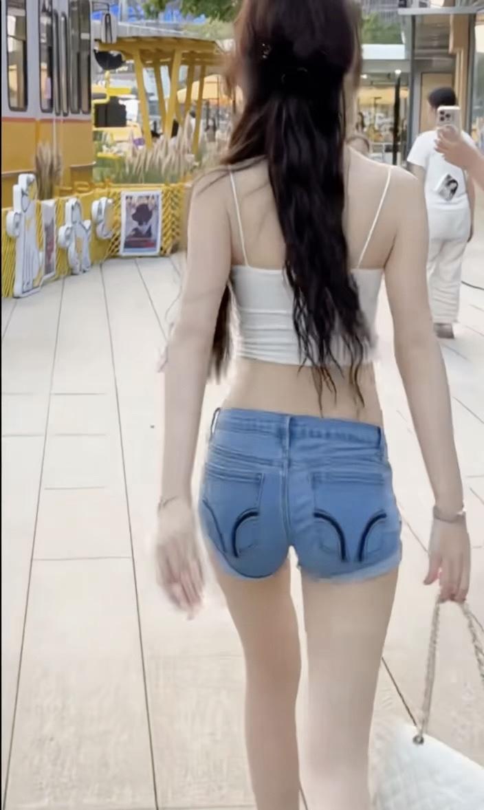 一天当中最开心的时刻因人而异。有研究说傍晚5点左右是人心情的峰值。想想也是，一天