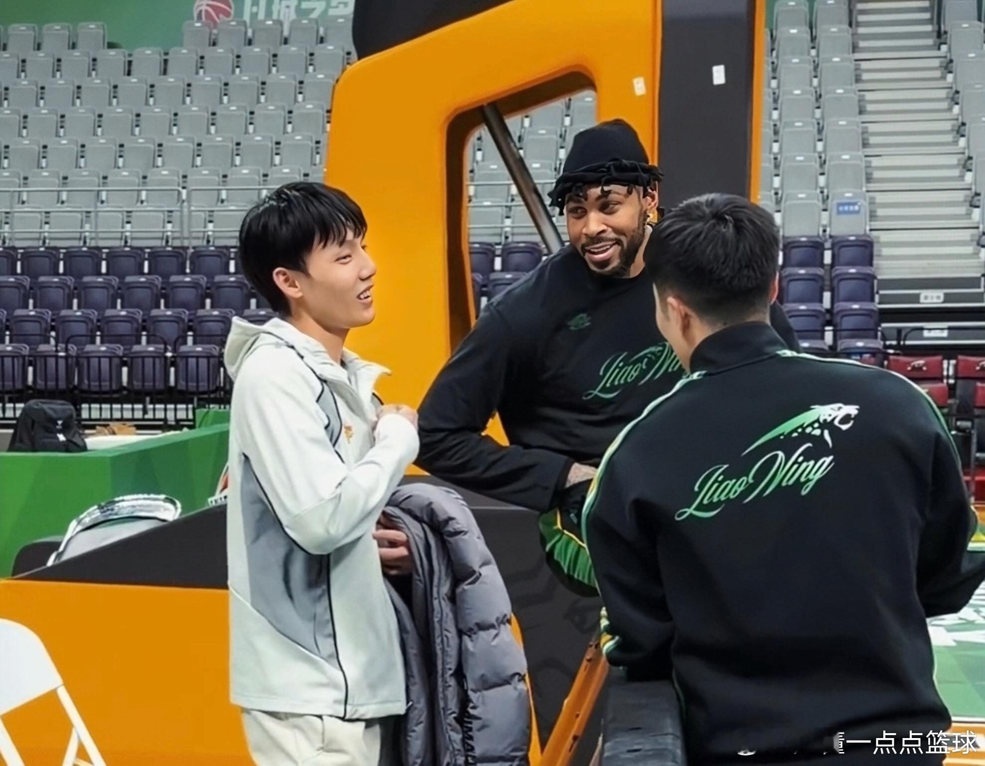 今晚CBA“春晚”辽宁男篮对阵广东男篮的辽粤大战如期而至，今天上午杜锋指导接受采