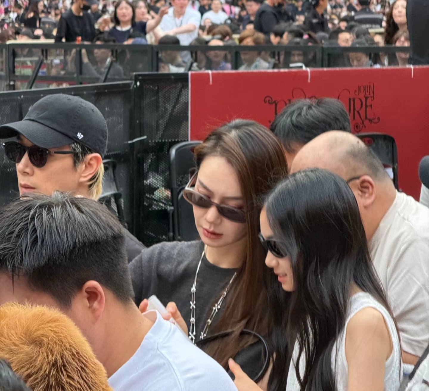 11岁Lucky这么大了11岁Lucky近照 戚薇李承铉一家去看蔡依林演唱会，1