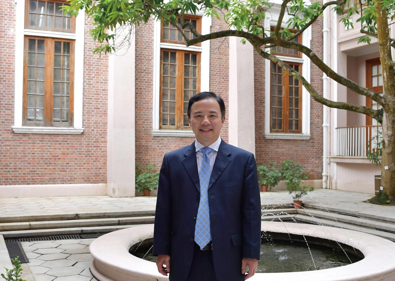 香港大學：為中國而立的世界學堂—— （图一为 張翔校長）
