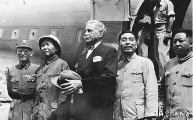 重庆谈判结束后，毛主席大病一场，两个多月不见好转，当时延安所有的医生，都看不好毛