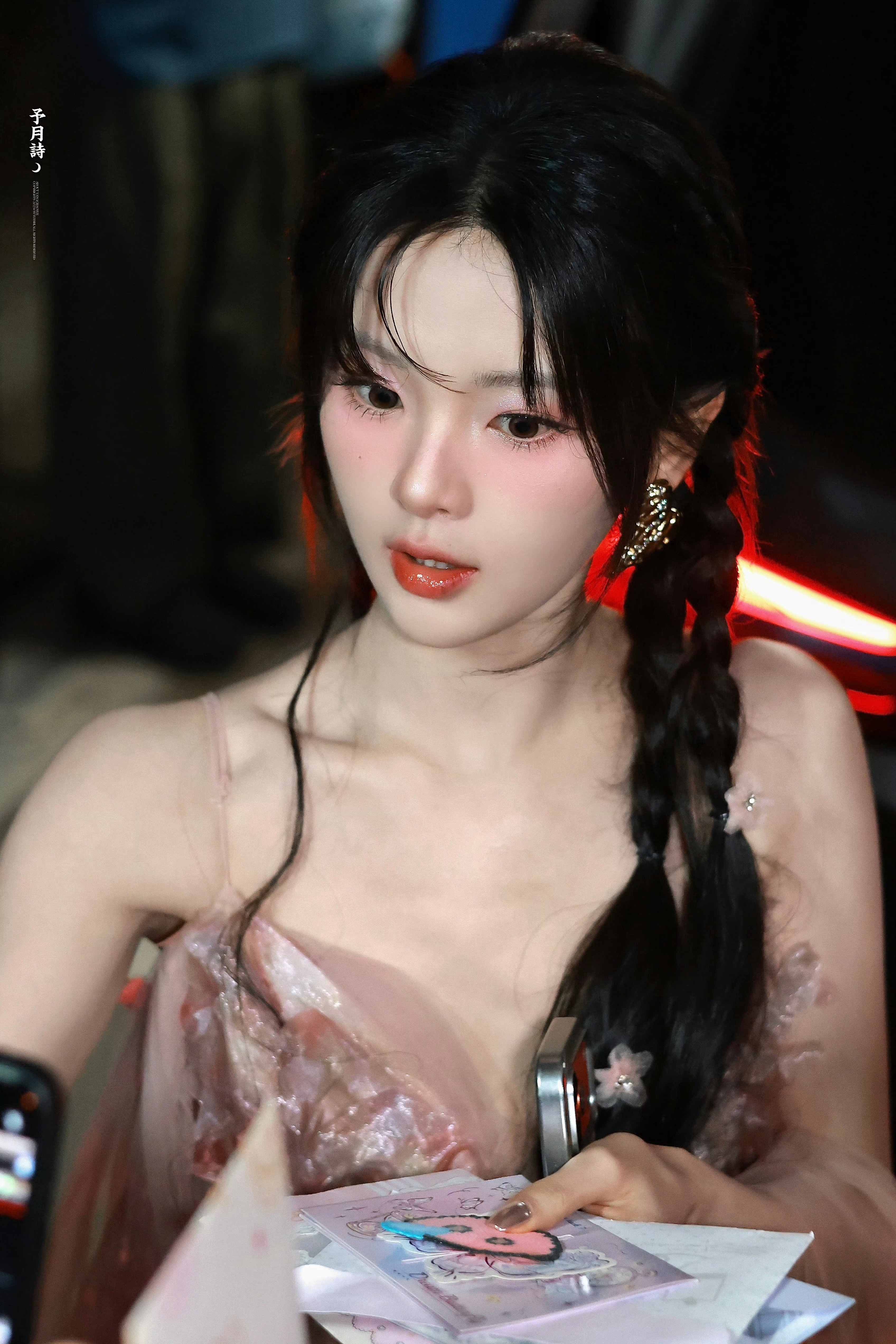 杨超越💜 杨超越今天是太阳雨 风吹哪页读哪页，花开何时看何时𝓡𝓮𝓪𝓭 