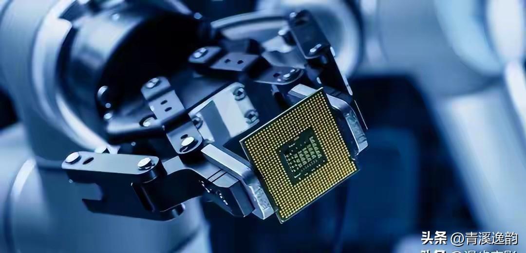 荷兰icon光刻机巨头ASML表示，现在在美国的技术封锁下，中企想获取EUV光刻