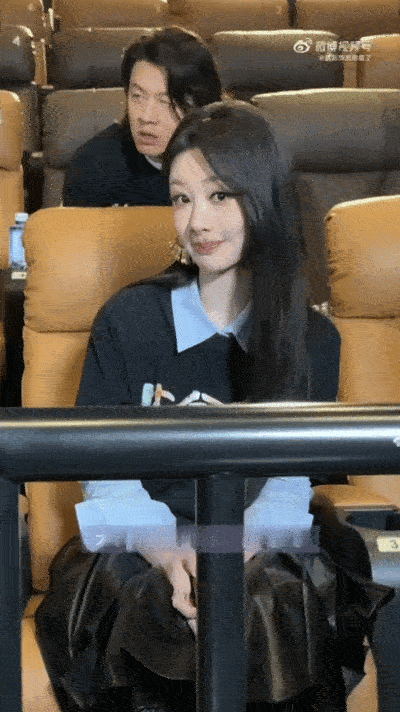 杨紫新晋vlog博主vlog赛道新人杨紫前来报道欢迎vlog赛道新人杨紫上线！完