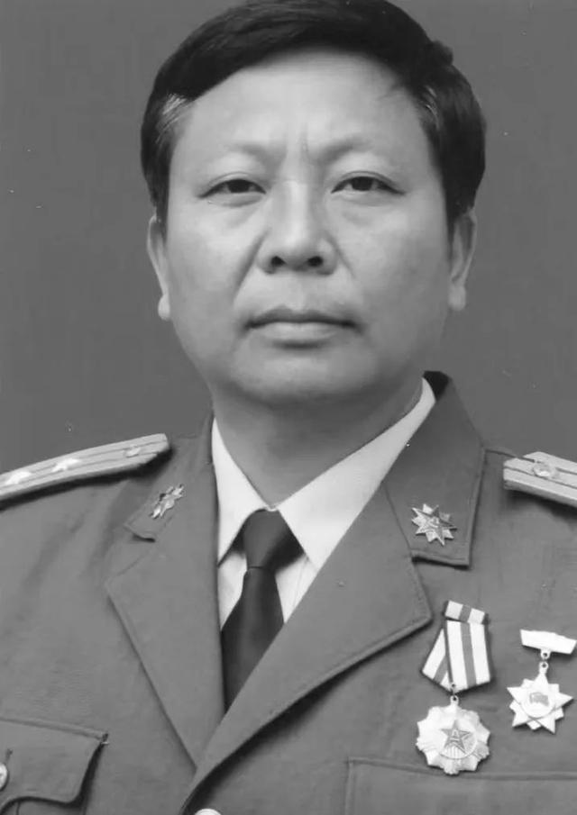 杨全吉，1963年出生于云南施甸，1981年10月入伍，2026年4月1日凌晨在