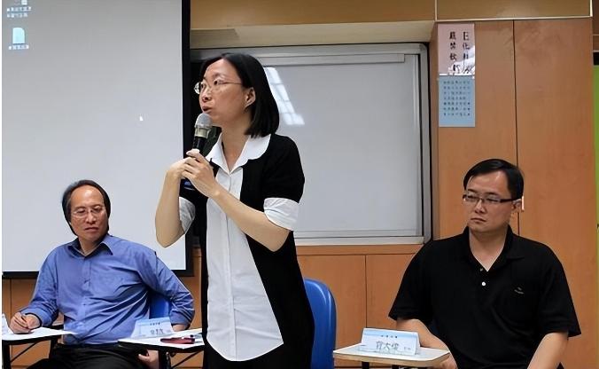 台教授称：“只要我在，台绝不会回归中国”，两天后此人却为统一“献身”。

林淑雅