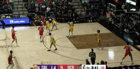 杨瀚森三分！！没进！！ 