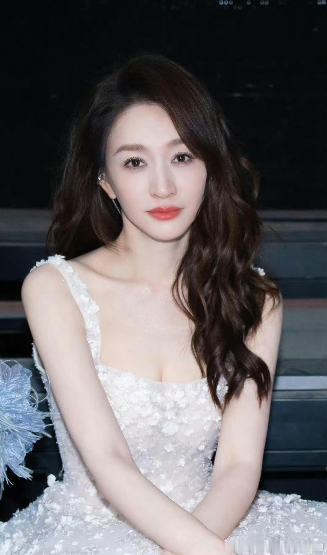 王濛回复李小冉王濛和李小冉一来一回的对话好真诚，李小冉有专属称呼，王濛还邀她看比