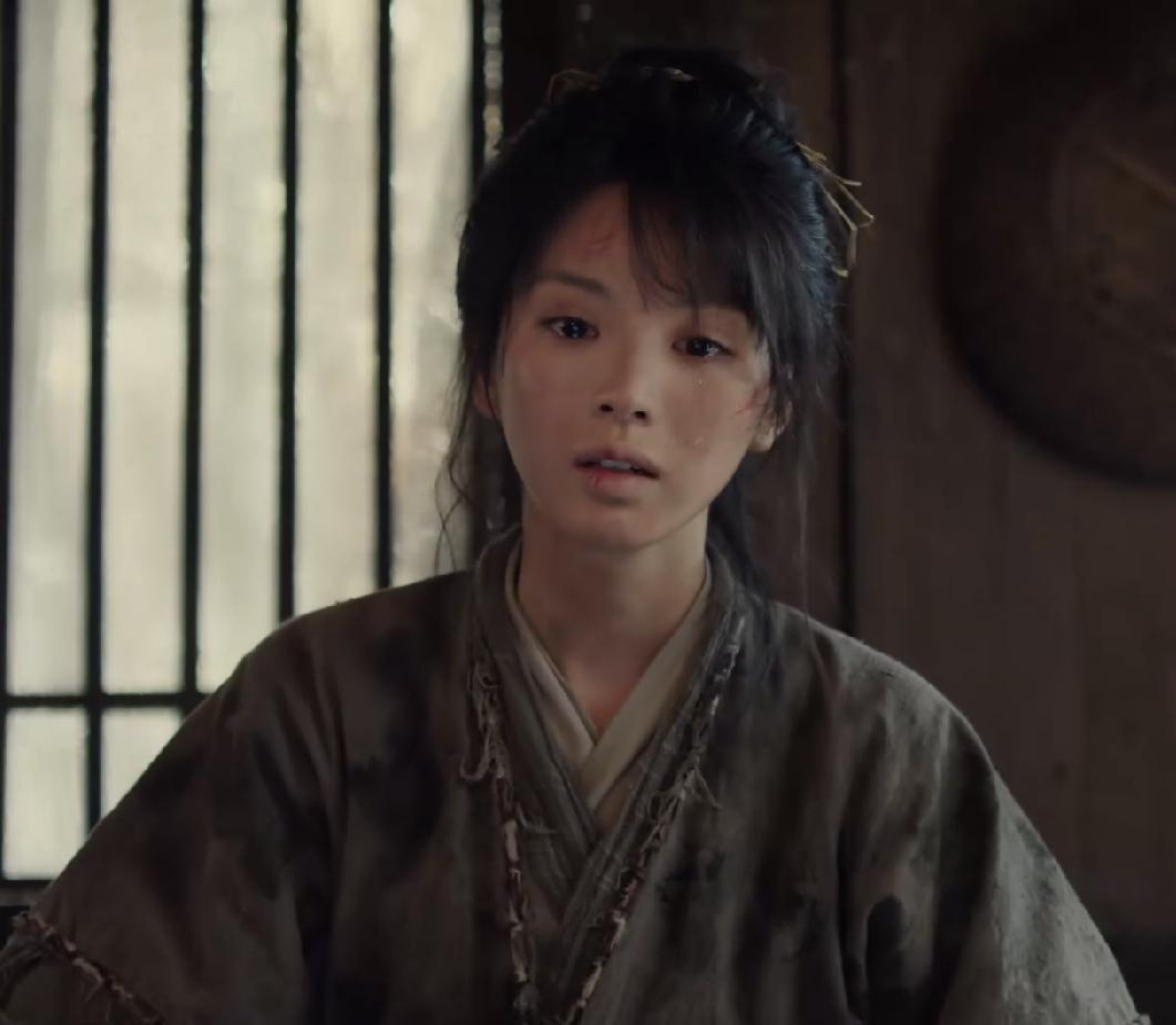 编剧这圆得也不勉强。
简单说，魏娆之所以五天时间从夜香女冒充成会琴棋书画的世家千