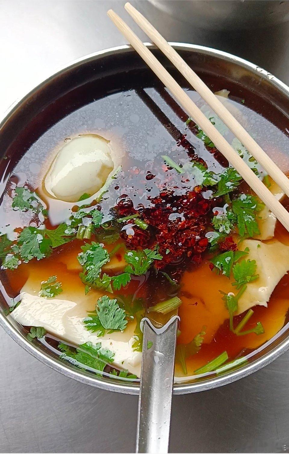 童年回忆：大集的豆腐脑儿我姐说故意伤害罪成立[哈哈][哈哈][哈哈] ​​​