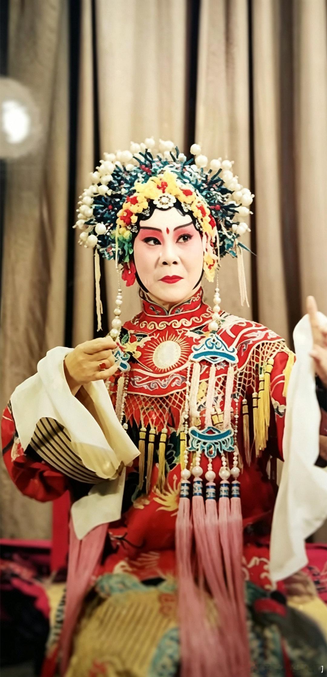 最近我在追一部剧，张嘉益、刘浩存主演的关于秦腔的电视剧叫《主角》，原著获得了茅盾