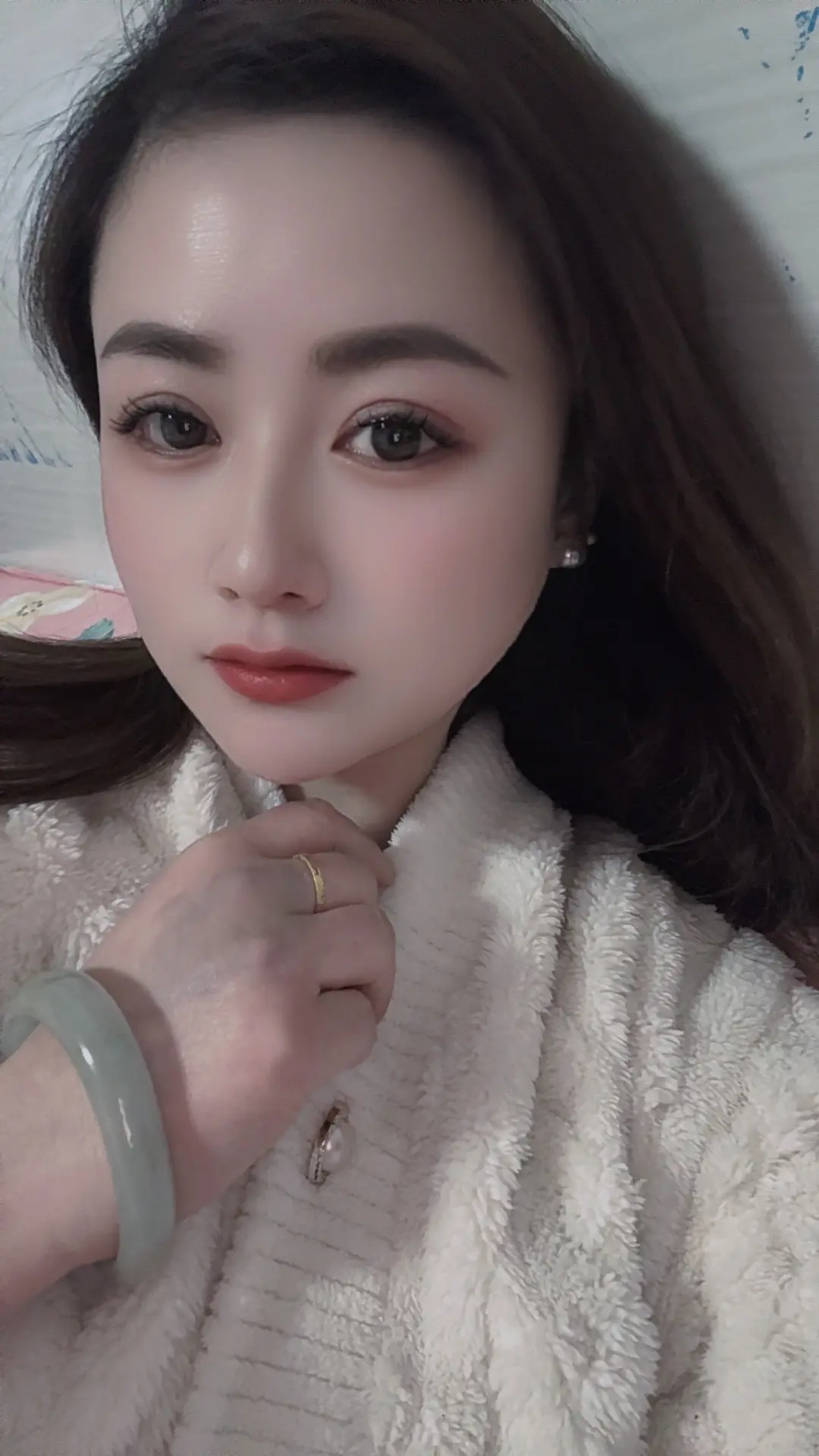 头昏脑涨的，身体欠佳！休息几天再出去找工作……
