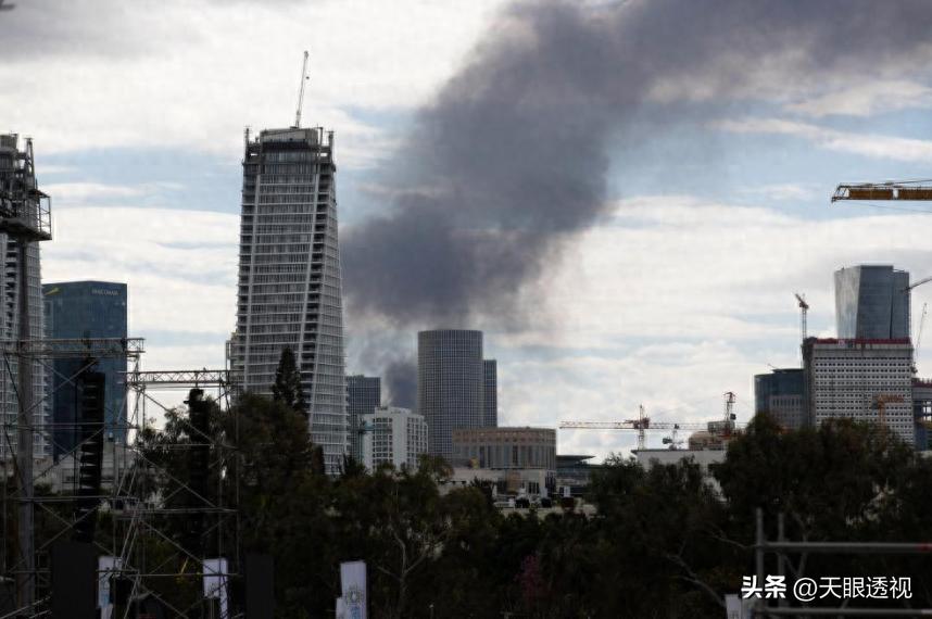 内外两手
这些年国际局势一再说明一个道理：外部压力固然可怕，内部松动更致命。高层