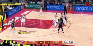 关键时刻，还是徐杰。广东男篮vs山东男篮金秋观赛季徐杰hll