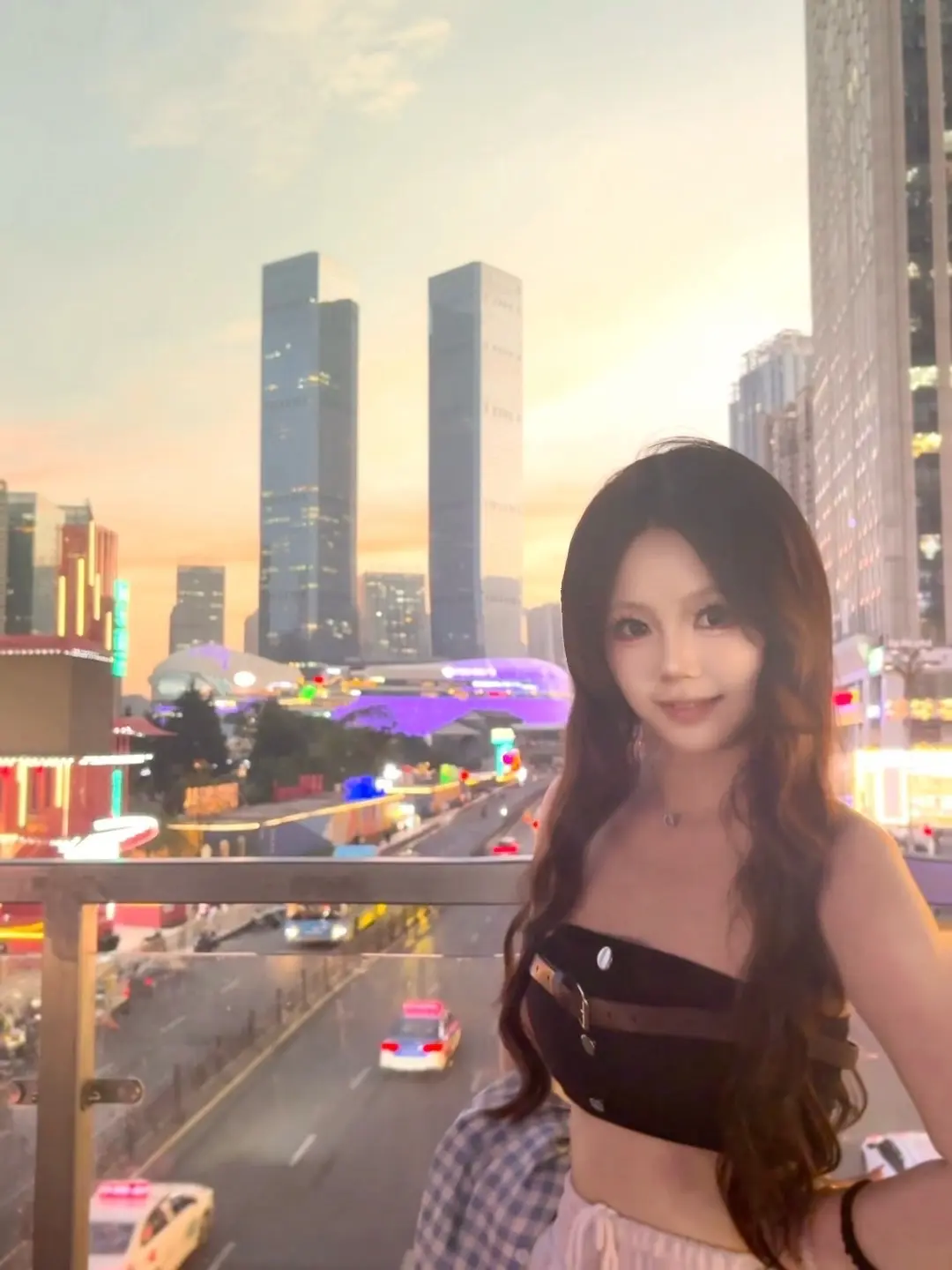 别因为半路杀出来的小花  就不要了你辛辛苦苦养的玫瑰