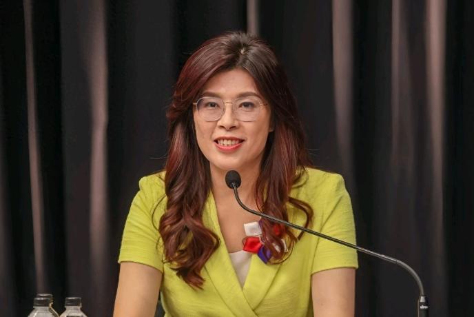 “台独” 分子在机场闹事，新党主席吴成典亲自到机场为郑丽文送行！4 月 7 日，