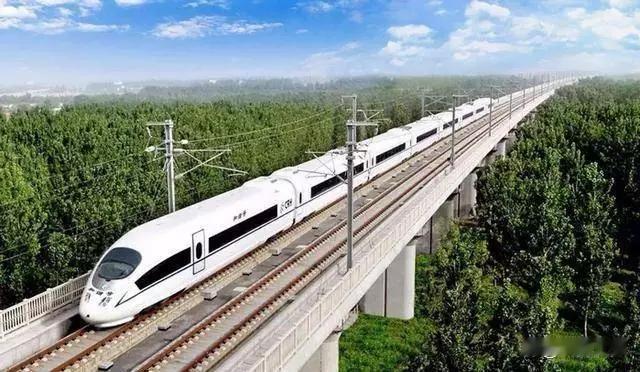 泰国高铁32人死亡重大事故，高铁本是便捷又安全的出行方式，出这种事真的难以想象。