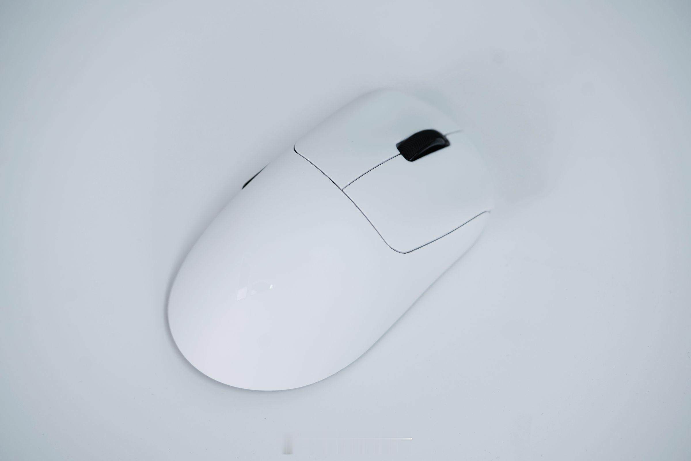 【原生级双8K回报率！雷柏VT3S鼠标图赏】VT3s提供三种颜色可选，星空黑、皎