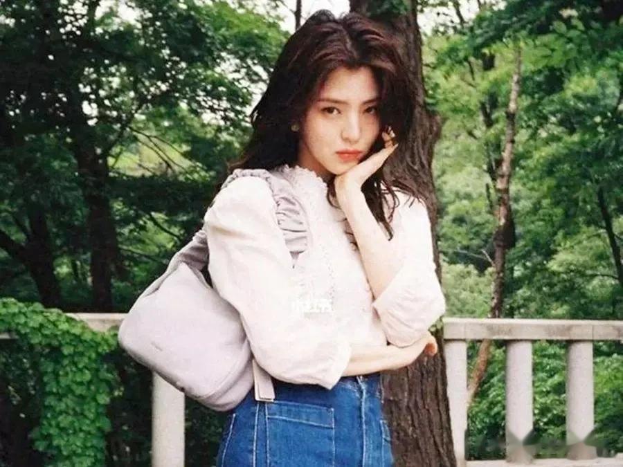 被大家誉为“绝世美人”的韩国女演员韩素熙，堪称美貌无可挑剔的公主。韩素熙自出道以