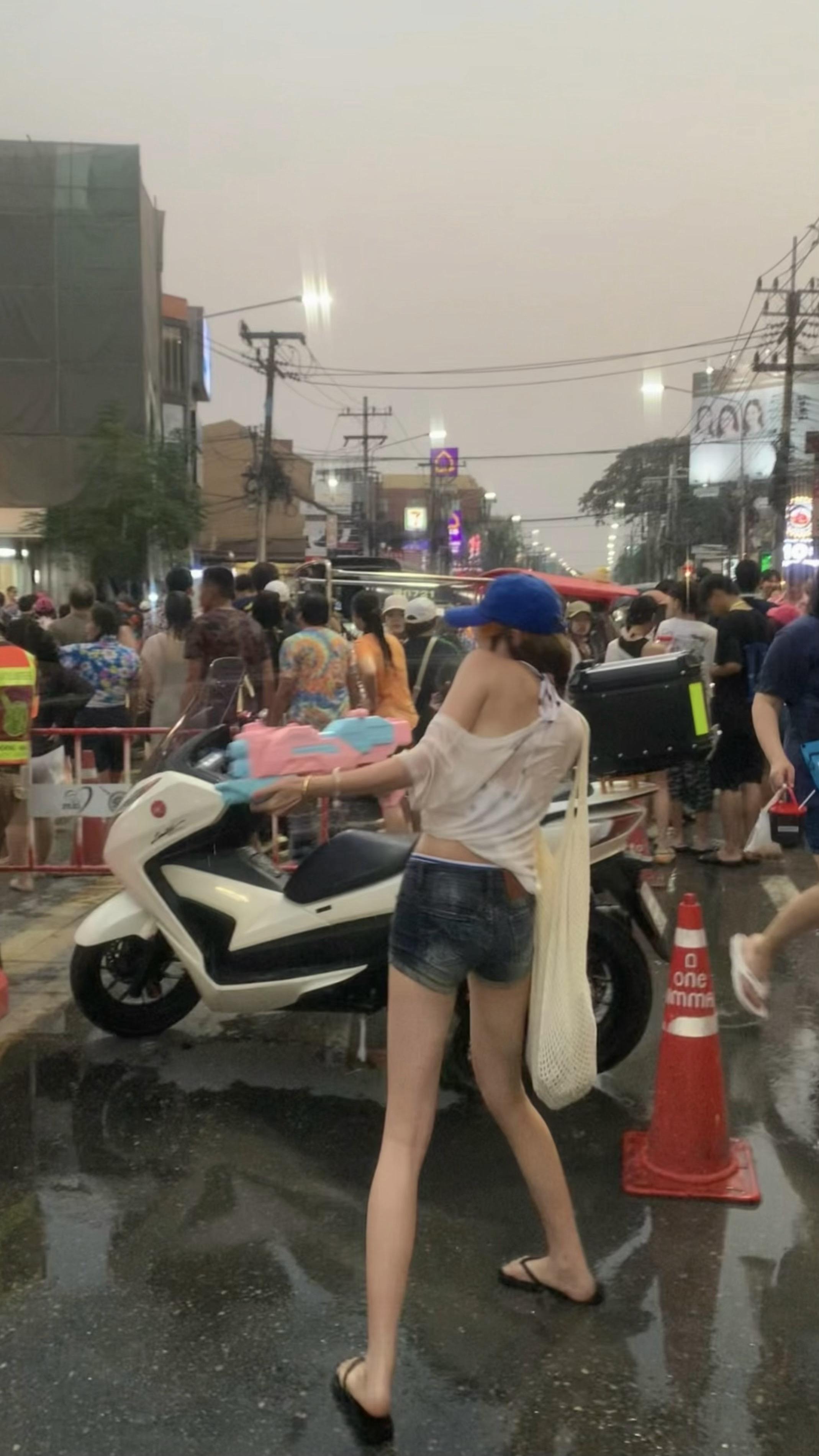 自由 明媚 热烈 不分国界