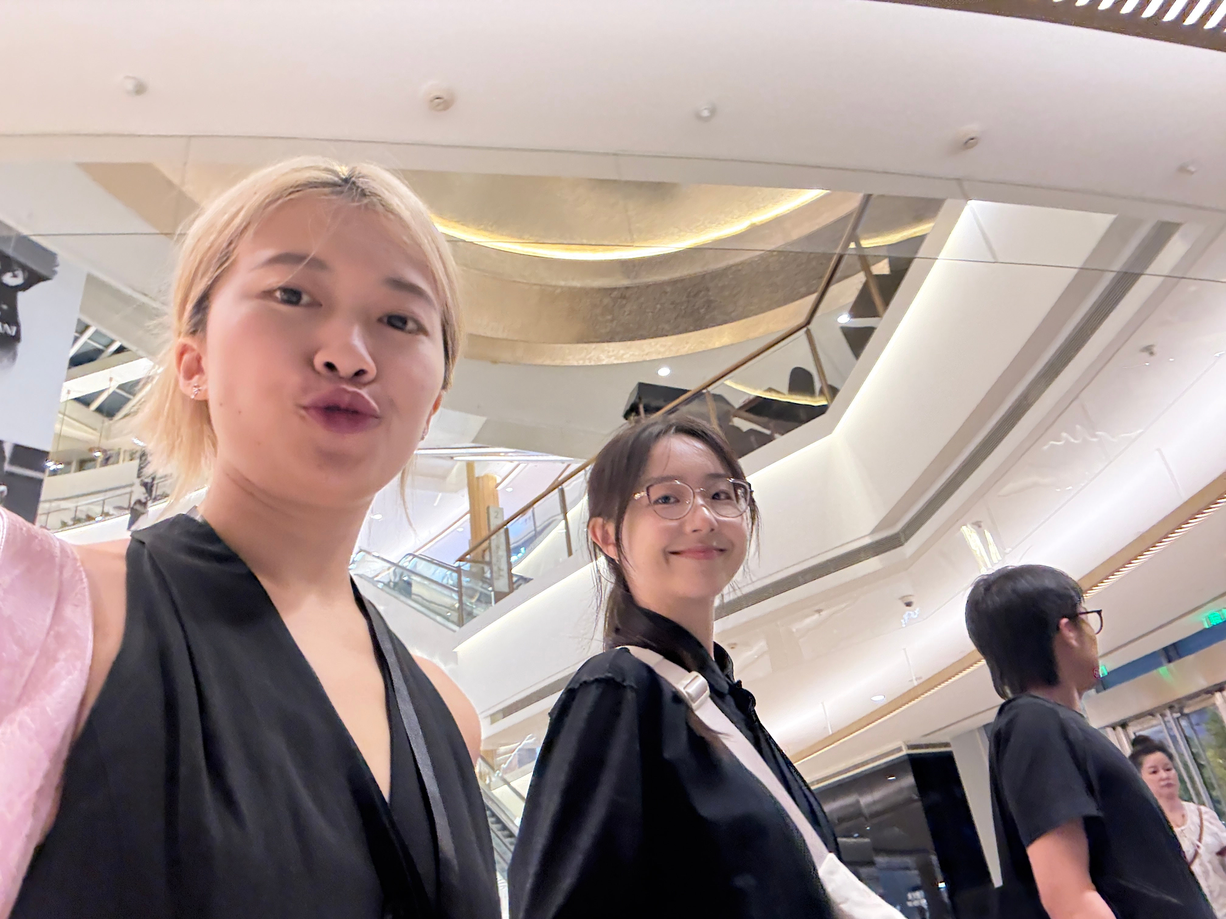 不眠7月  ​​​