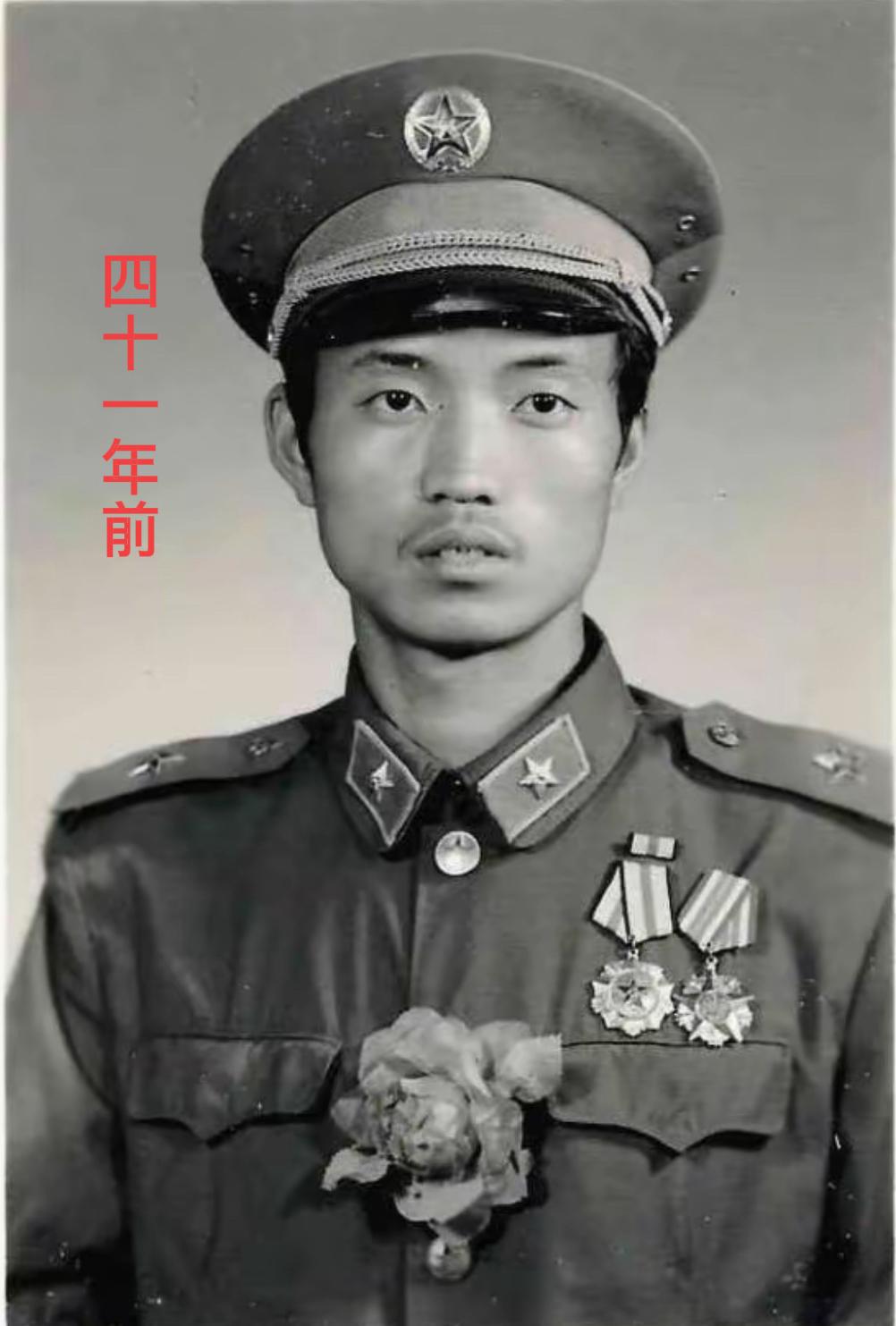 一等功臣李富忠，福建浦城人，1978年入伍，1982年5月入党。1985年随部队