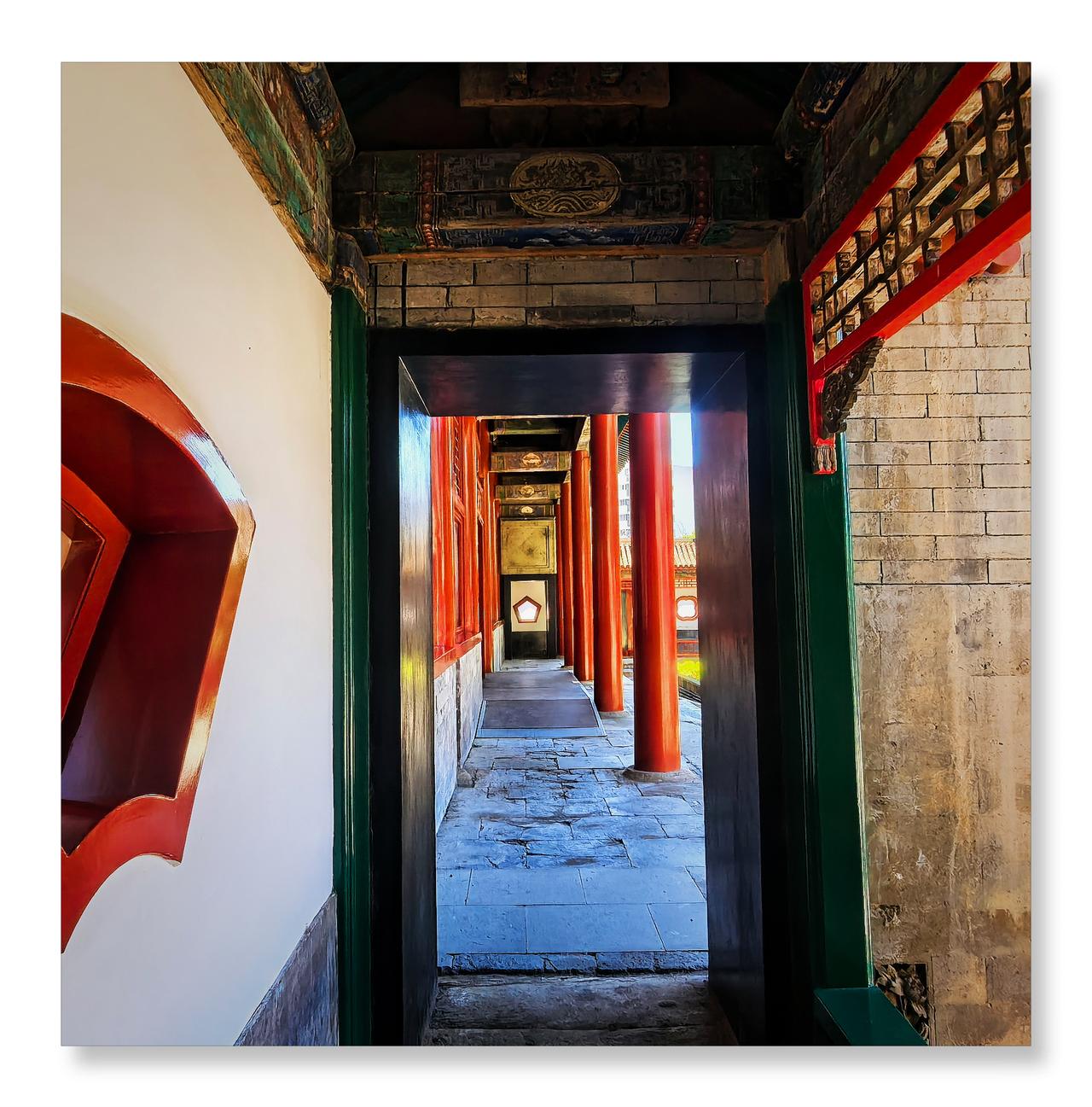 北京寺院之美北京万寿寺廊桥花墙