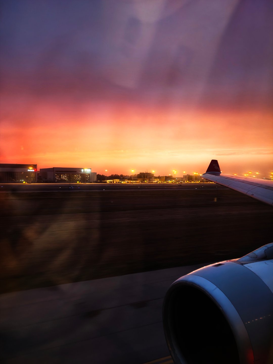 落地深圳，我现在已经快到珠海了。珠三角的好处，就是城市之间距离特别短，几十公里就