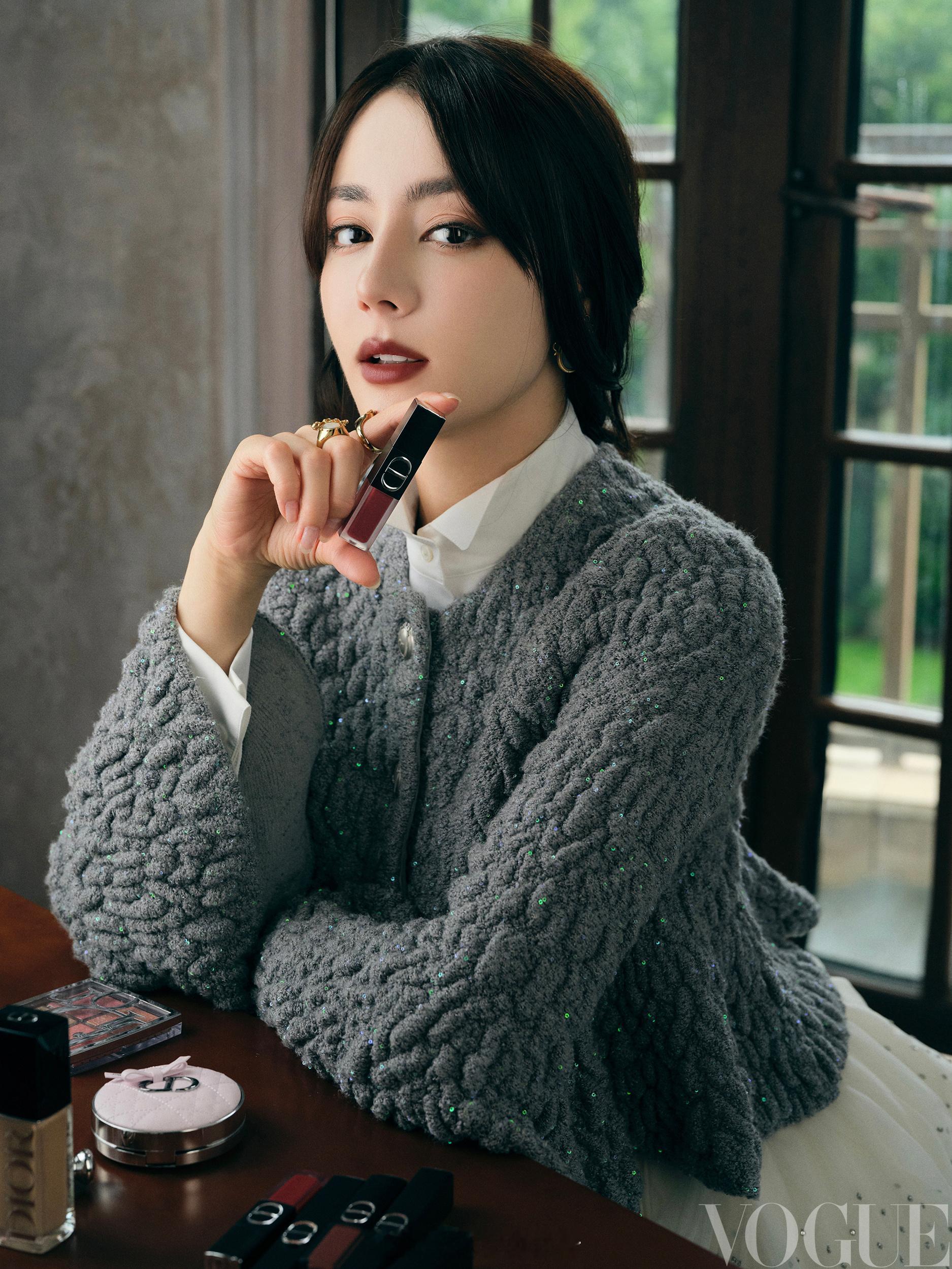 热巴VOGUE封面色迪奥380 你可以永远相信的时尚表现力！再登VOGUE封面每