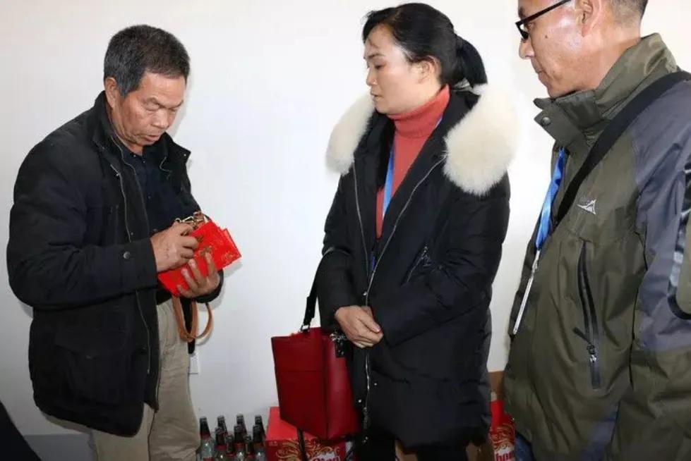 叹息！四川表哥50大寿，忙活了近5天，摆了30大桌，每桌标配2瓶白酒13道美食，